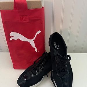 Womens Puma sneakers  8.5